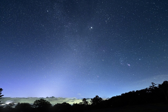 星景写真（マジックアワーに昇るオリオン座）: 星三昧